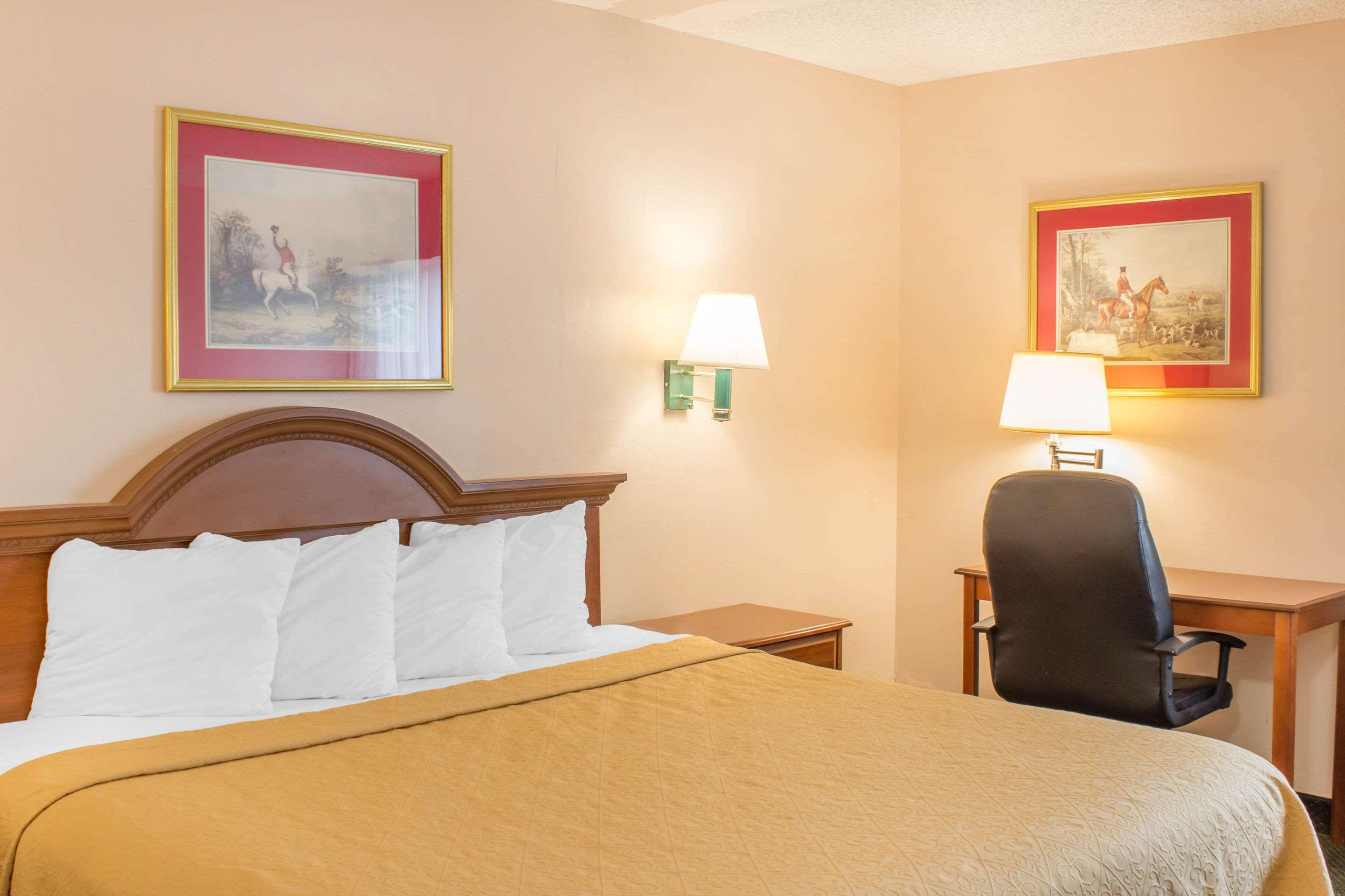 Econo Lodge Raleigh Exterior foto