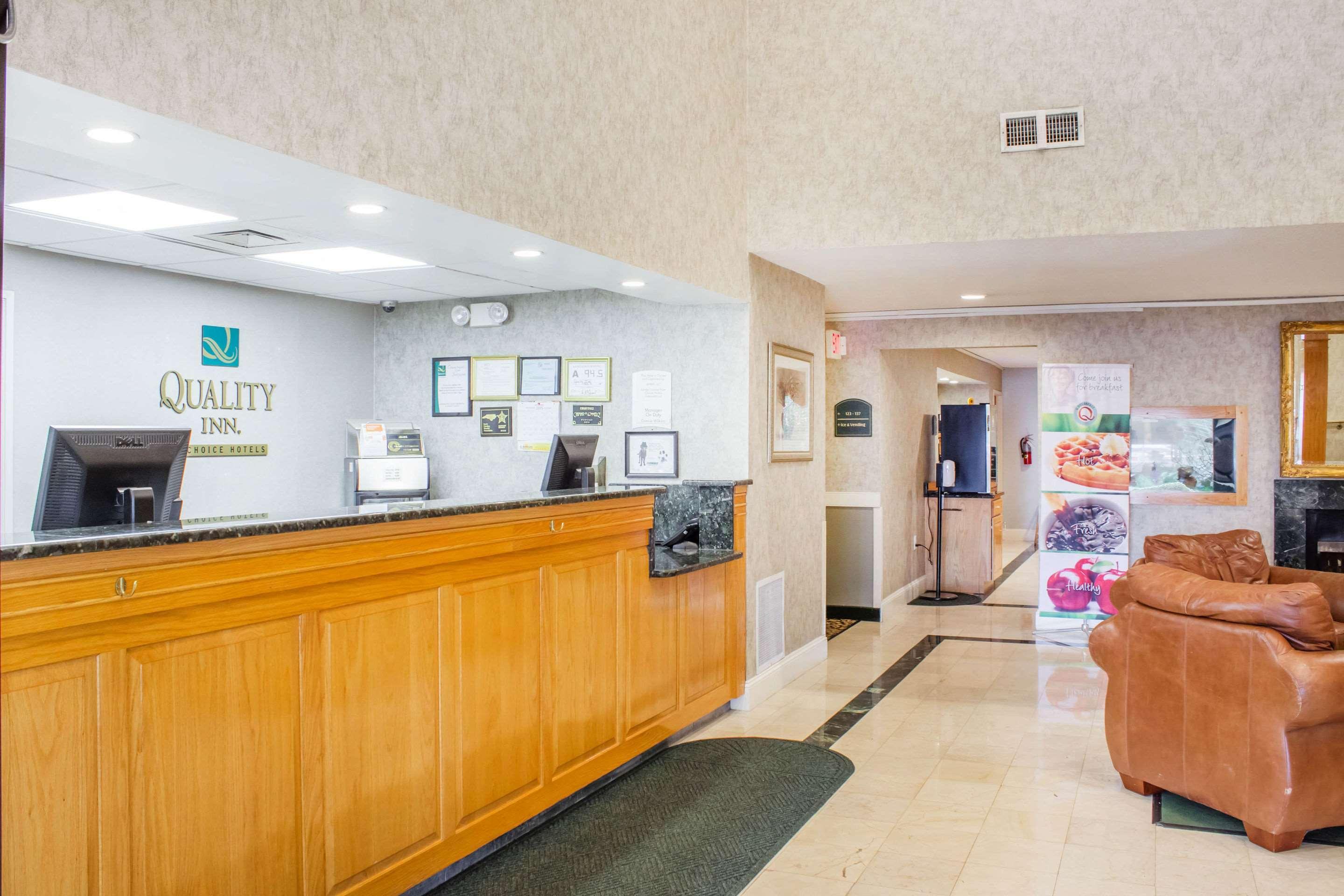 Econo Lodge Raleigh Exterior foto