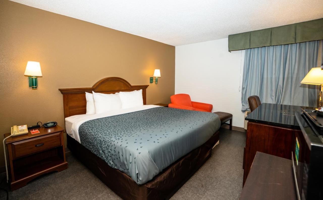 Econo Lodge Raleigh Exterior foto
