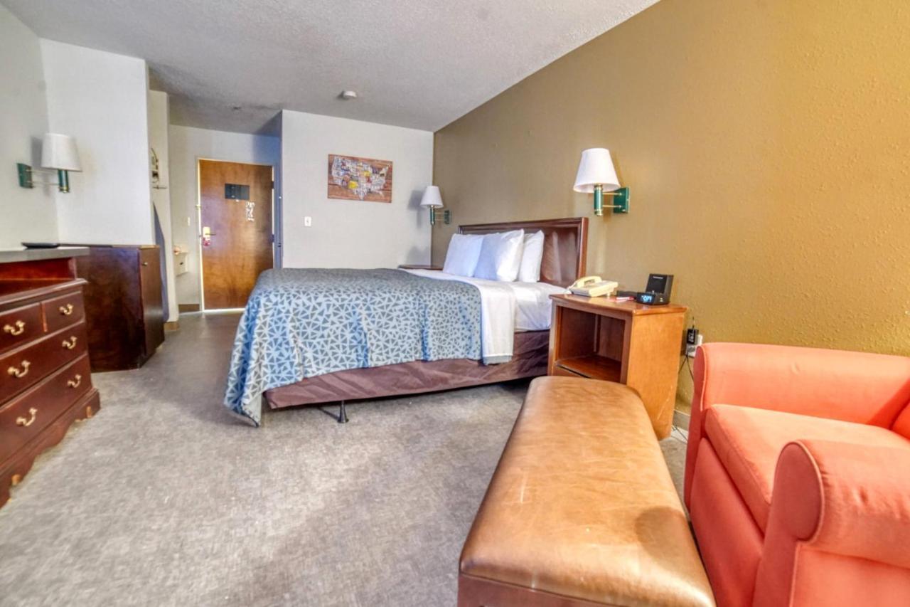 Econo Lodge Raleigh Exterior foto