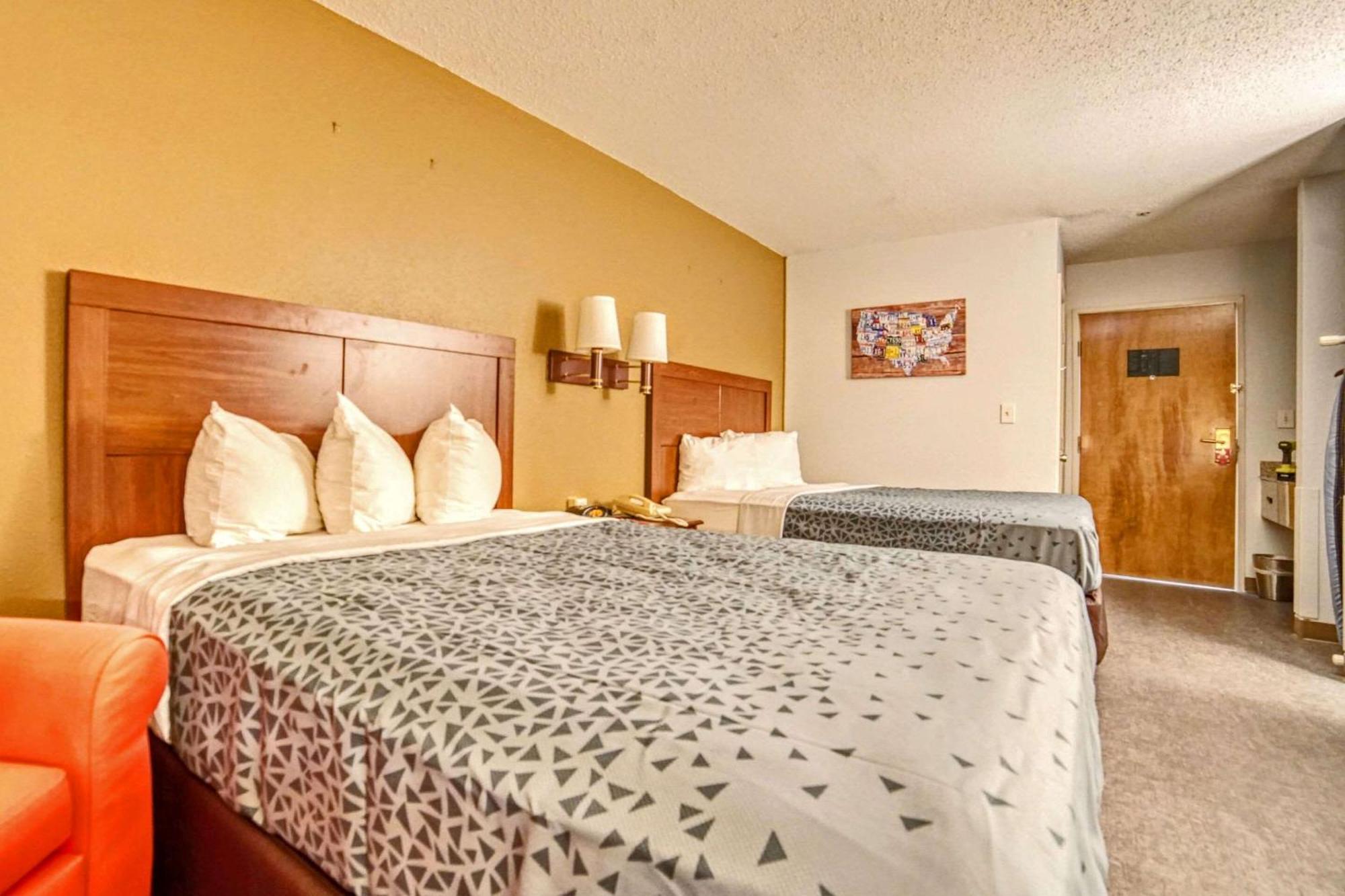 Econo Lodge Raleigh Exterior foto